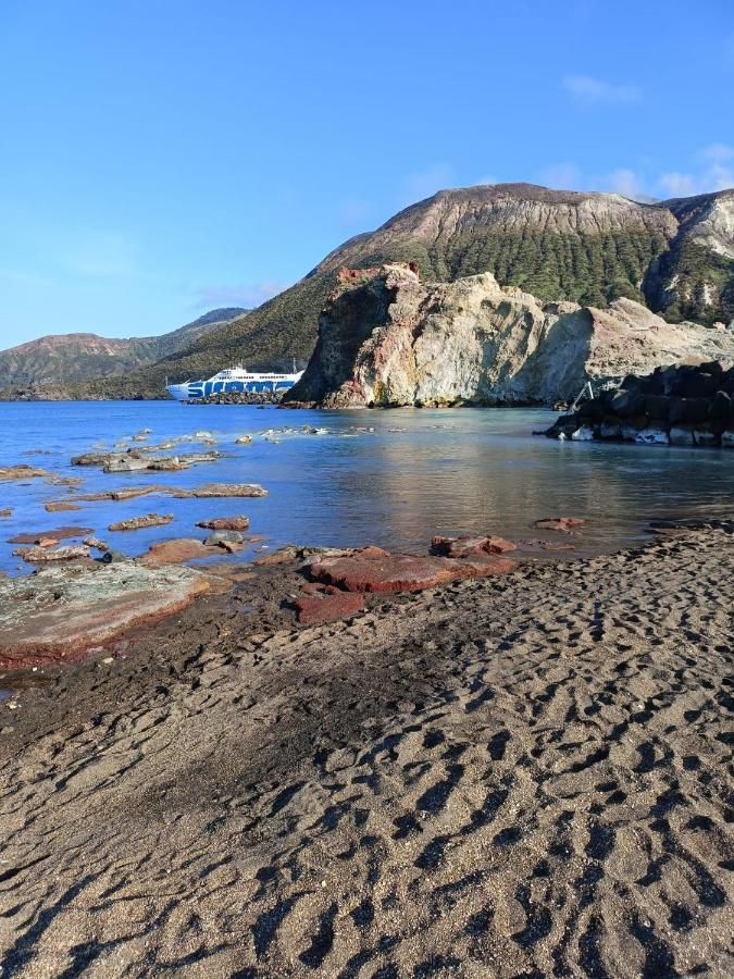 Menichetta 4 Posti Bilo Con Piscina Gratuita Dall' 11 Luglio Al 31 Agosto Vulcano  Buitenkant foto